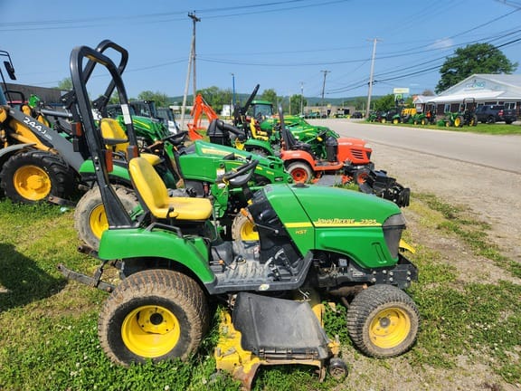 2010 John Deere 2305 Equipment Image0