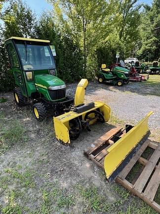 Image of John Deere 2305 equipment image 1