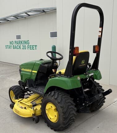 Image of John Deere 2305 equipment image 4