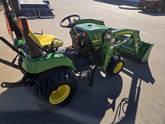 Image of John Deere 2305 equipment image 4