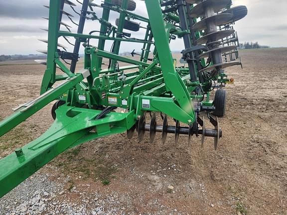 Image of John Deere 2310 equipment image 2