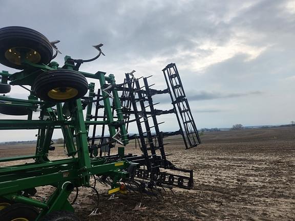 Image of John Deere 2310 equipment image 3