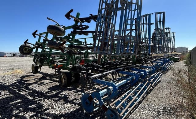 Image of John Deere 2410 equipment image 4