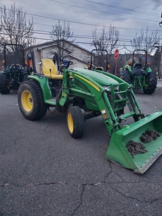 Image of John Deere 3320 equipment image 1