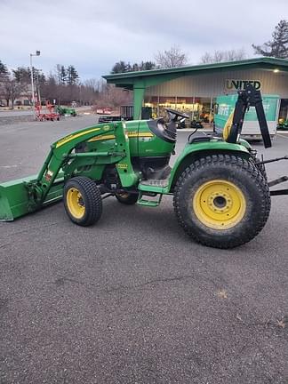 Image of John Deere 3320 equipment image 3