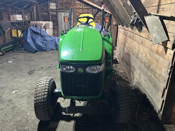 Image of John Deere 3320 equipment image 2