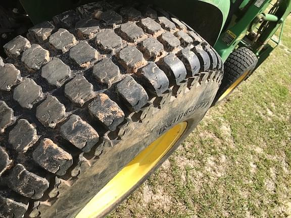 Image of John Deere 3320 equipment image 4