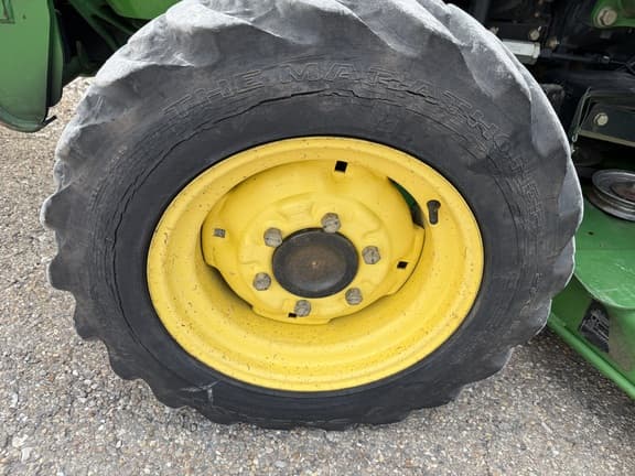 Image of John Deere 3720 equipment image 4