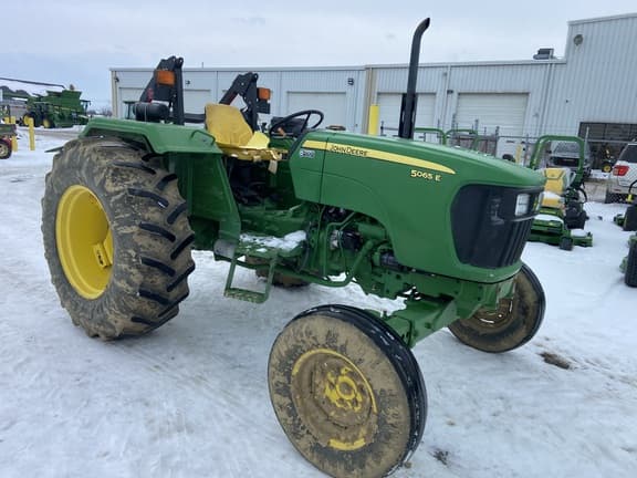 Image of John Deere 5065E equipment image 3