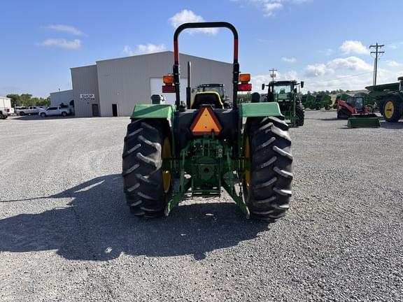 Image of John Deere 5065E equipment image 3