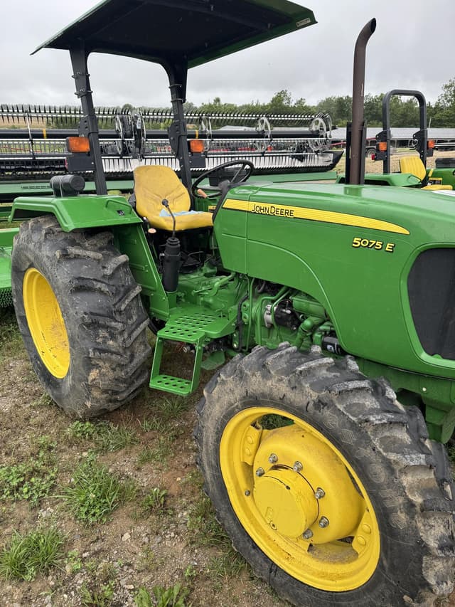 Image of John Deere 5075E equipment image 2
