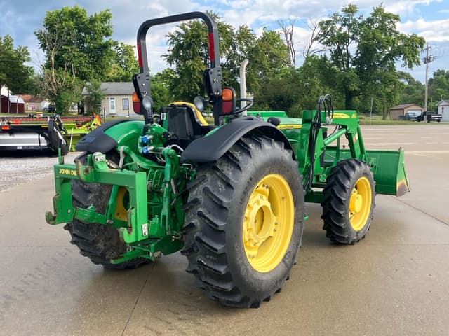 Image of John Deere 5105M equipment image 4