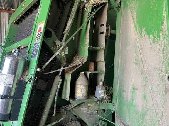 Image of John Deere 568 equipment image 3