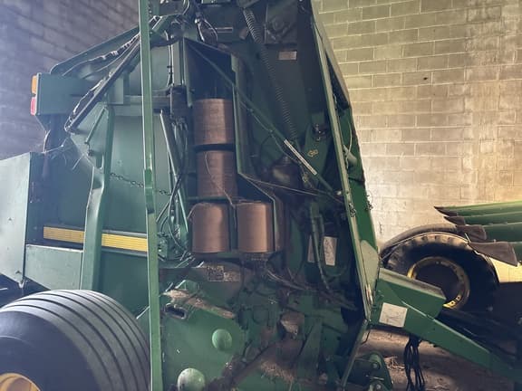 Image of John Deere 568 equipment image 4