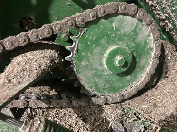 Image of John Deere 568 equipment image 3