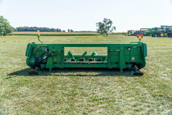 Image of John Deere 606C equipment image 2