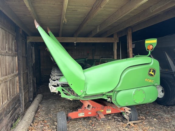2010 John Deere 608C Equipment Image0