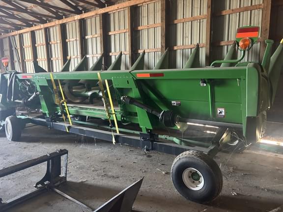Image of John Deere 608C equipment image 2