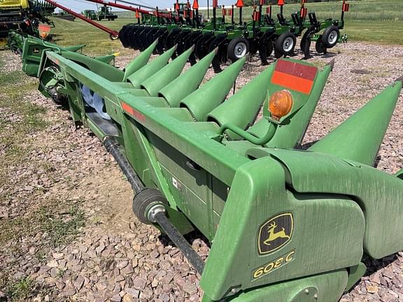 Image of John Deere 608C equipment image 2