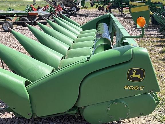 Image of John Deere 608C equipment image 3