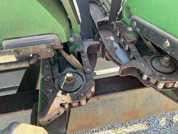 Image of John Deere 608C equipment image 4