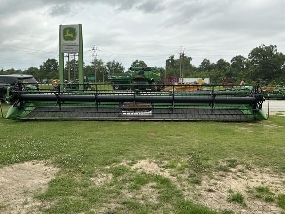 Image of John Deere 630D equipment image 2