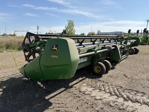 Image of John Deere 635D equipment image 2
