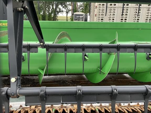 Image of John Deere 635F equipment image 4