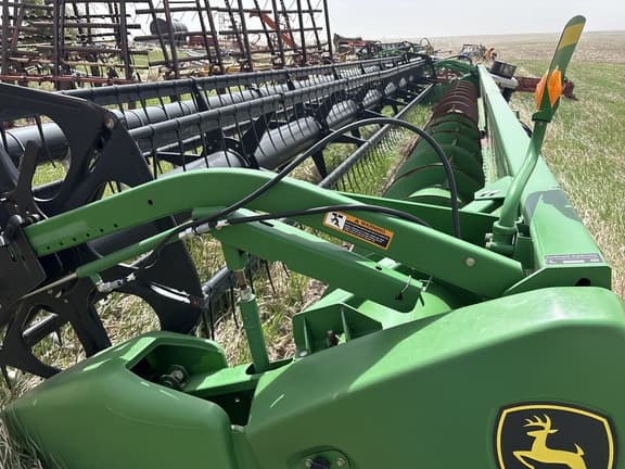 Image of John Deere 635F equipment image 3