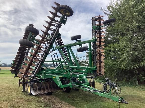 Image of John Deere 637 Primary image