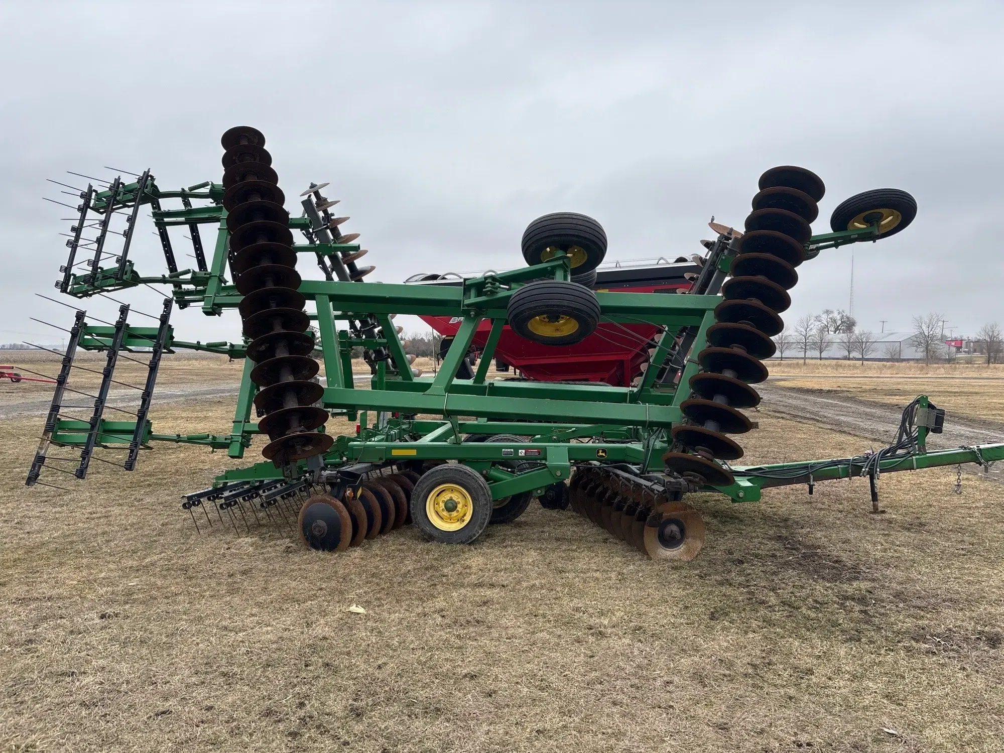 2010 John Deere 637 Equipment Image0