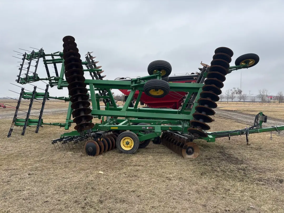 Image of John Deere 637 Primary image