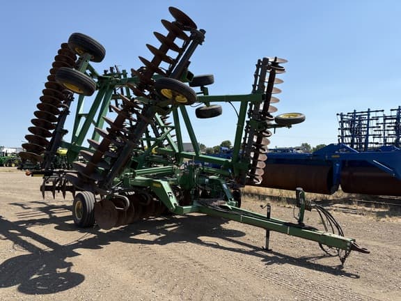 Image of John Deere 637 equipment image 1