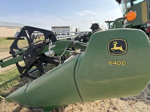 Image of John Deere 640D equipment image 4