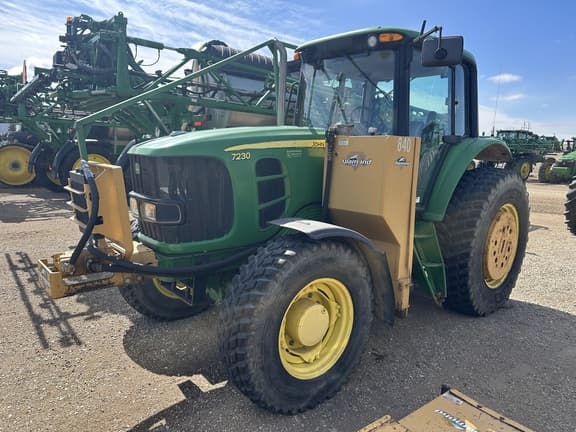 Image of John Deere 7230 equipment image 1