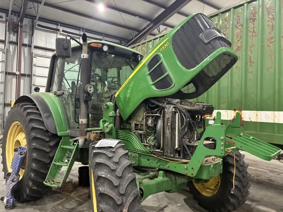 2010 John Deere 7330 Equipment Image0