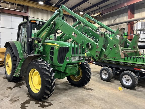 2010 John Deere 7330 Equipment Image0