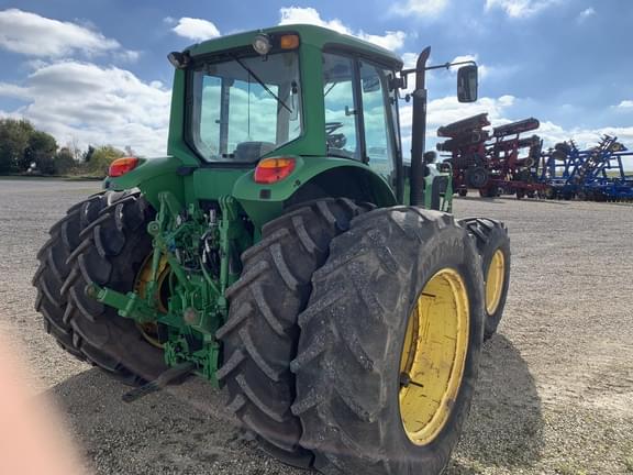 Image of John Deere 7330 equipment image 3