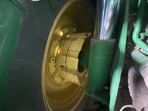 Image of John Deere 8225R equipment image 2