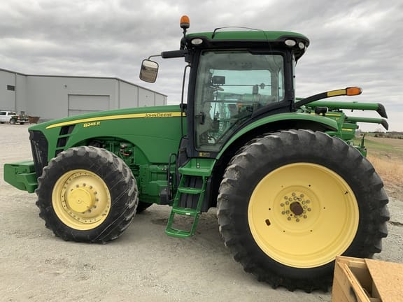 2010 John Deere 8245R Equipment Image0