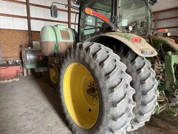 Image of John Deere 8245R equipment image 3