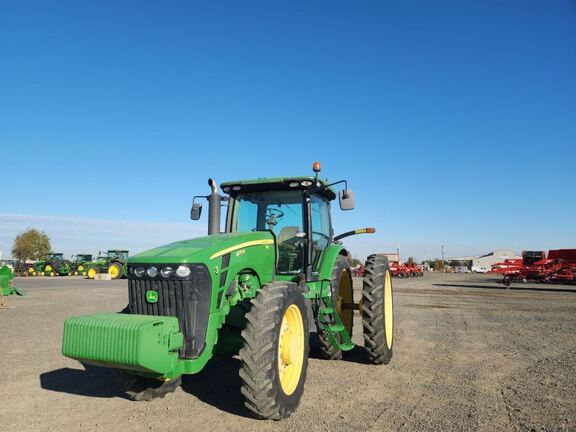 2010 John Deere 8270R Equipment Image0