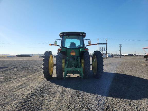 Image of John Deere 8270R equipment image 4
