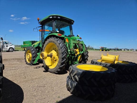 Image of John Deere 8270R equipment image 1