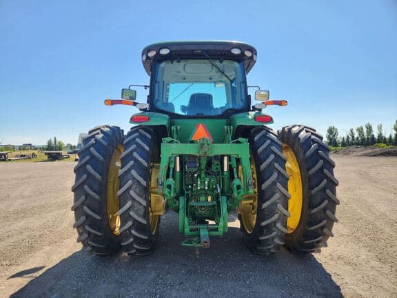 Image of John Deere 8270R equipment image 3