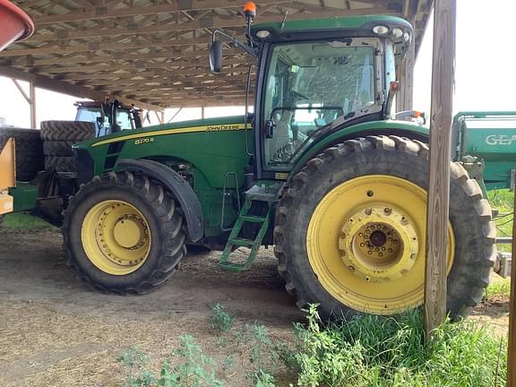 Image of John Deere 8270R equipment image 1