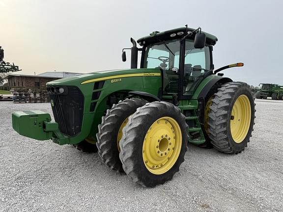 Image of John Deere 8320R equipment image 4
