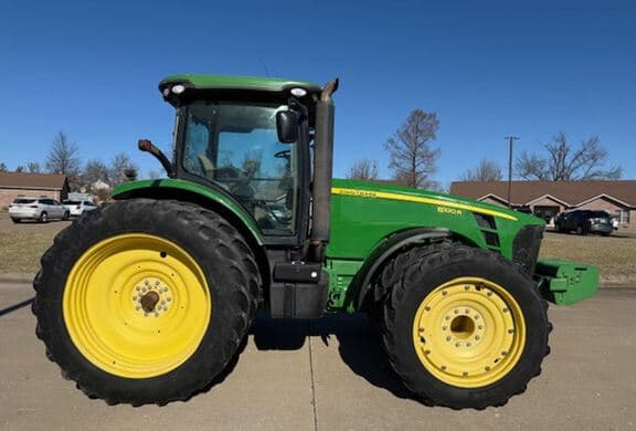 Image of John Deere 8320R equipment image 1