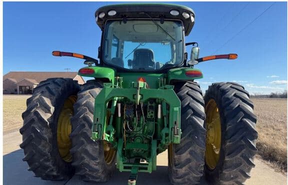 Image of John Deere 8320R equipment image 3