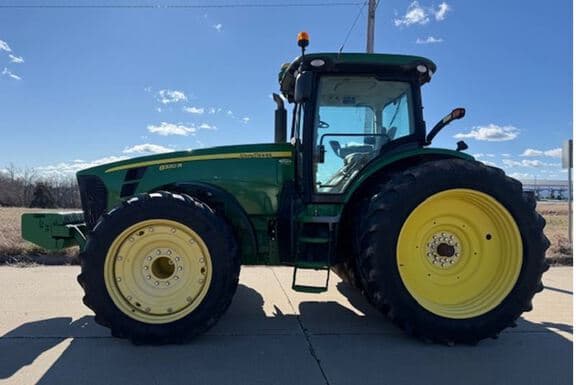 Image of John Deere 8320R equipment image 2